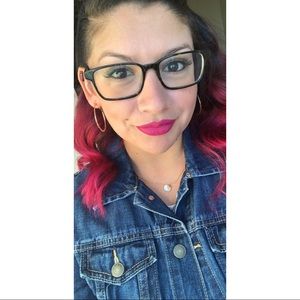 Meet your Posher, Andrea